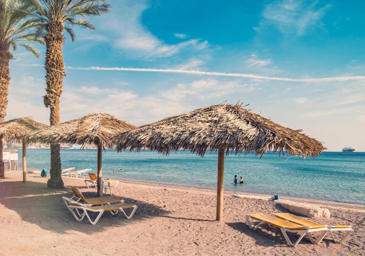Melony Yam Suf Street Eilat