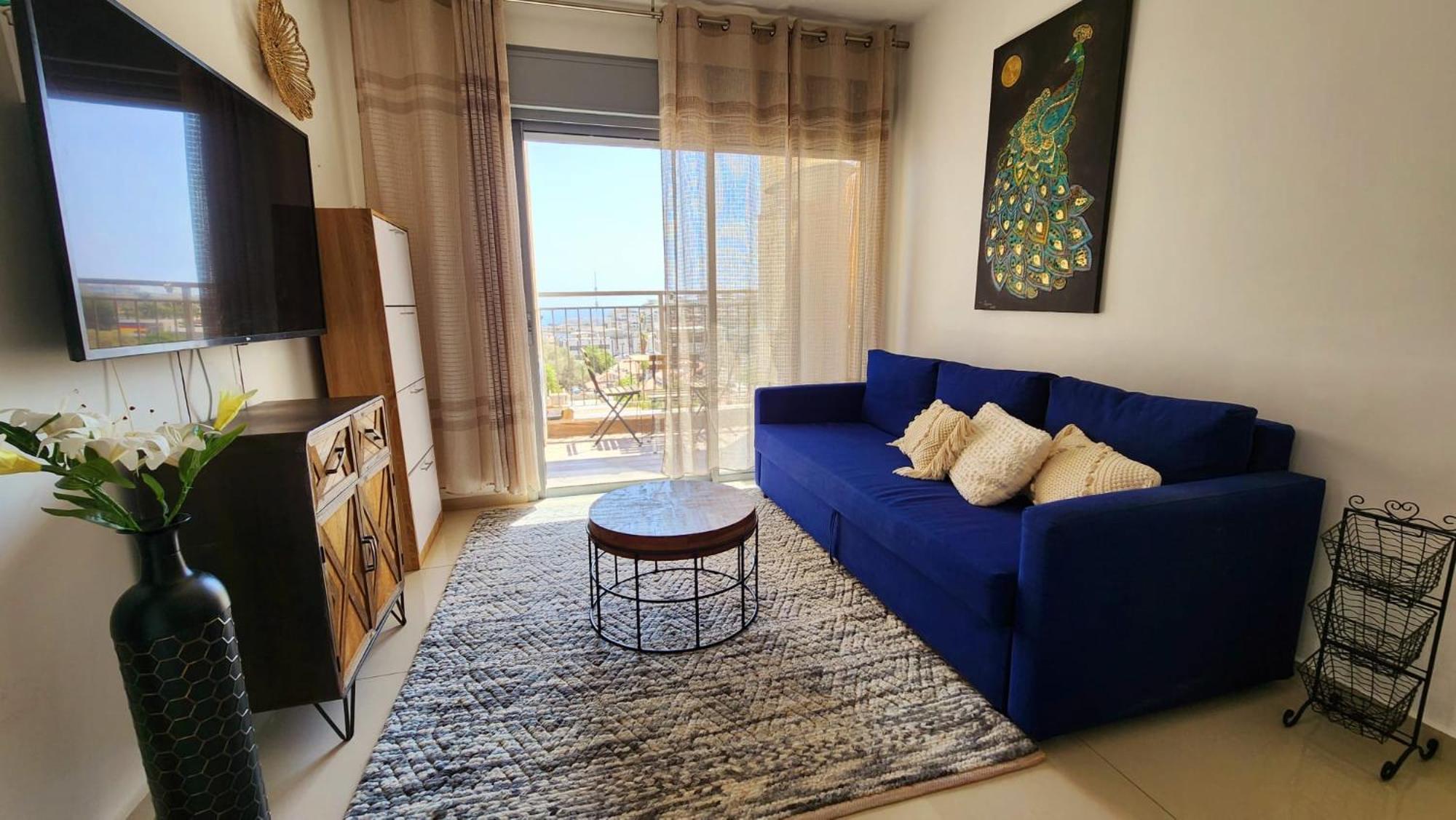 Melony Yam Suf Street Apartment *