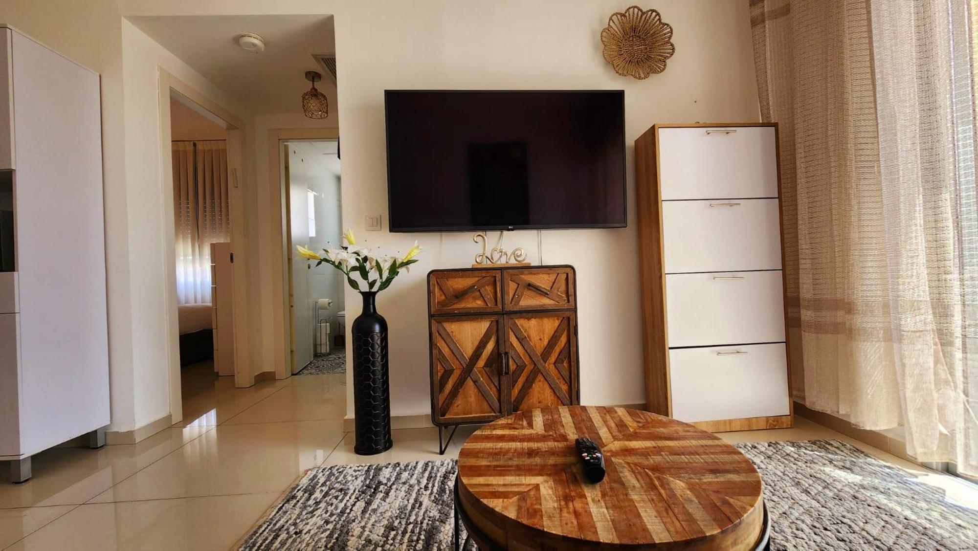 Melony Yam Suf Street Apartment