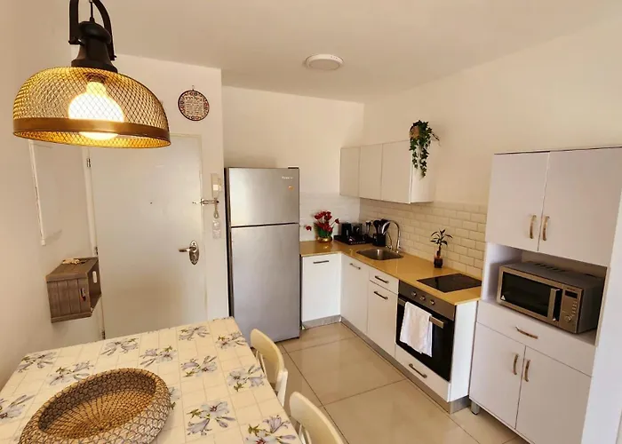Melony Apartments Yam Suf Street